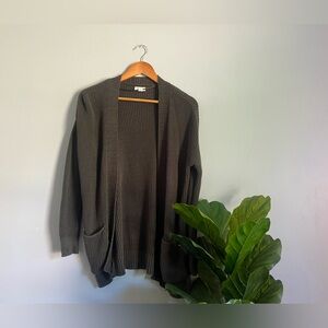 Sweater color olive 🫒